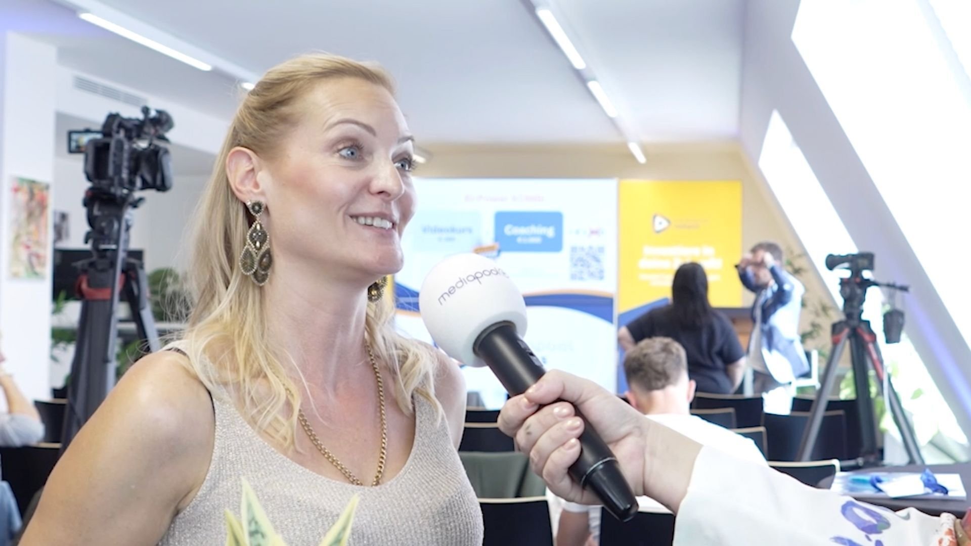 1-Oct-04-2025-09-11-23-1050-PM